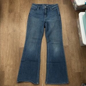 Old Navy High-Rise Flare Jeans. Size 4